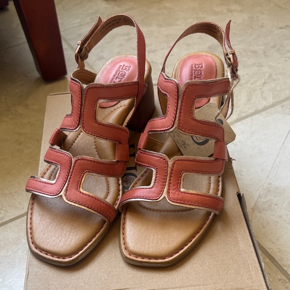 Born Sofia Sandals Rust Size 9